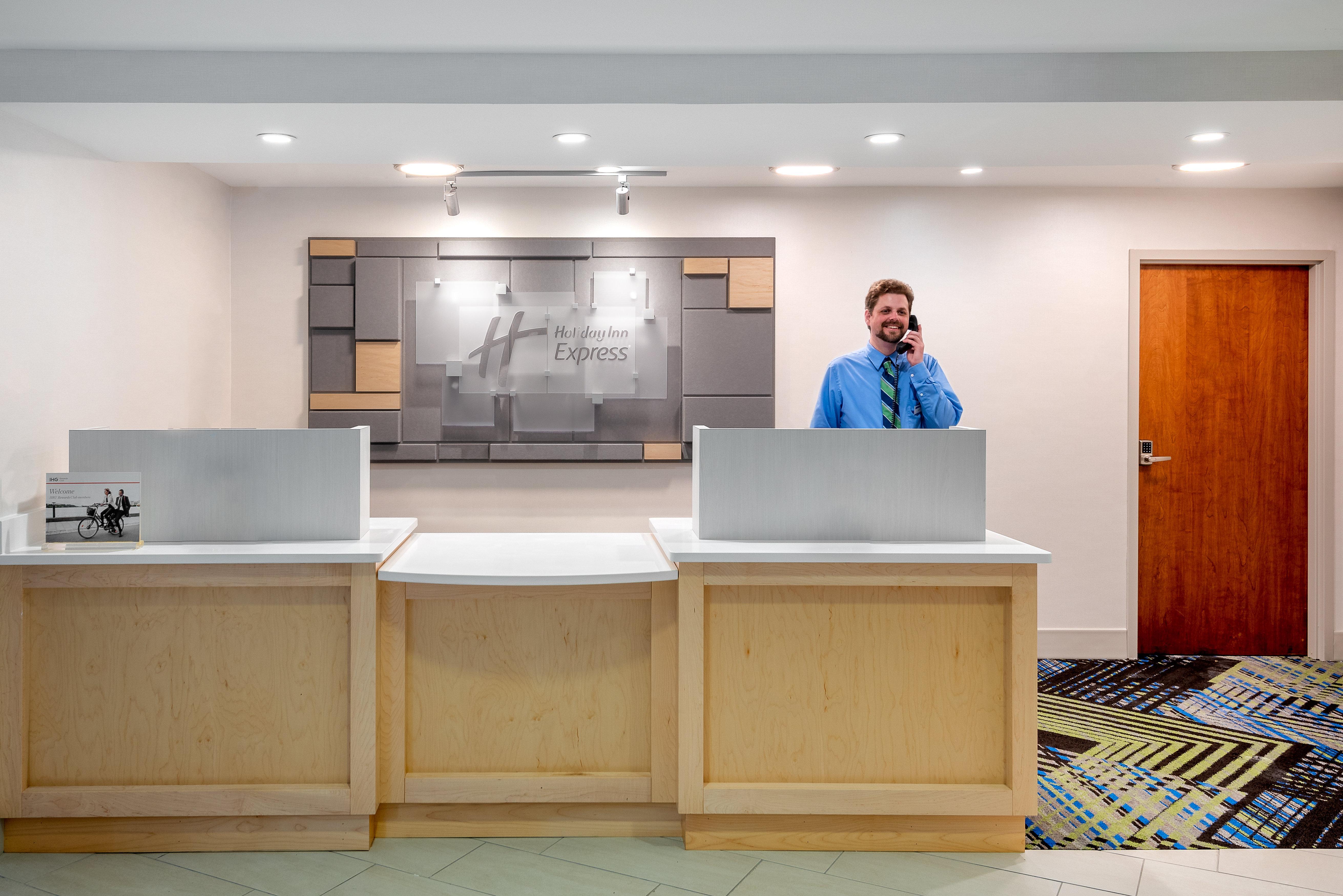 Holiday Inn Express Chapel Hill By Ihg Buitenkant foto