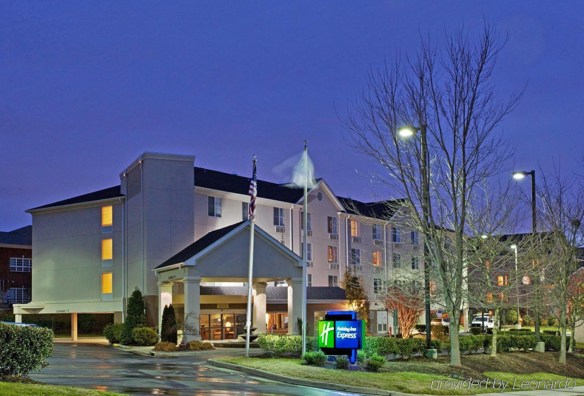 Holiday Inn Express Chapel Hill By Ihg Buitenkant foto