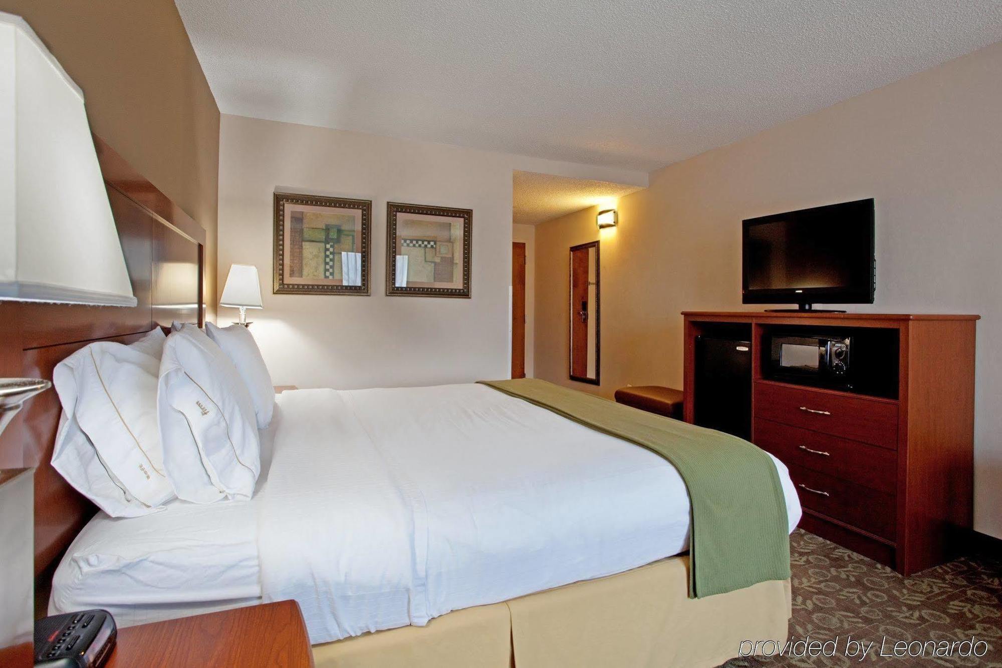 Holiday Inn Express Chapel Hill By Ihg Buitenkant foto